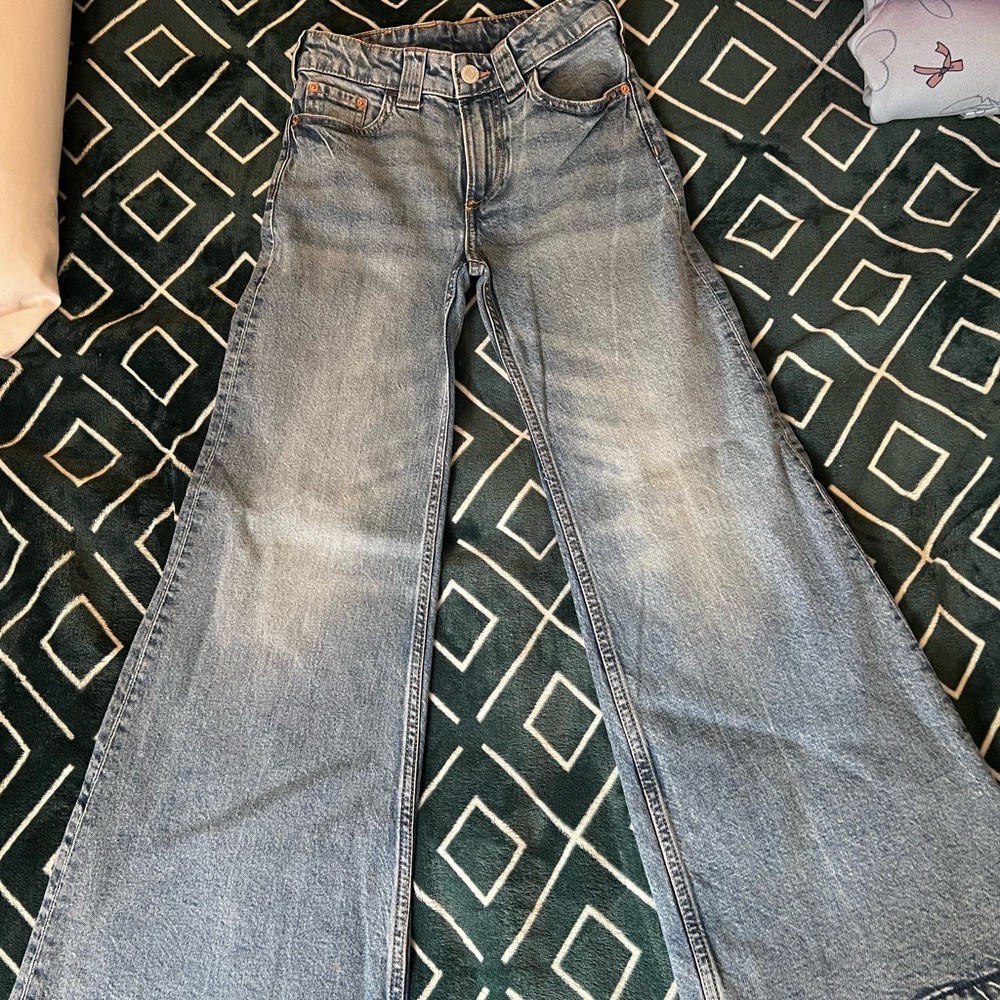 H&M Women's Wide Leg Jeans in Light Blue